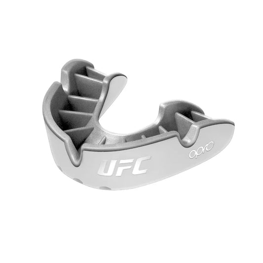 מגן שיניים  OPRO UFC צבע כסף