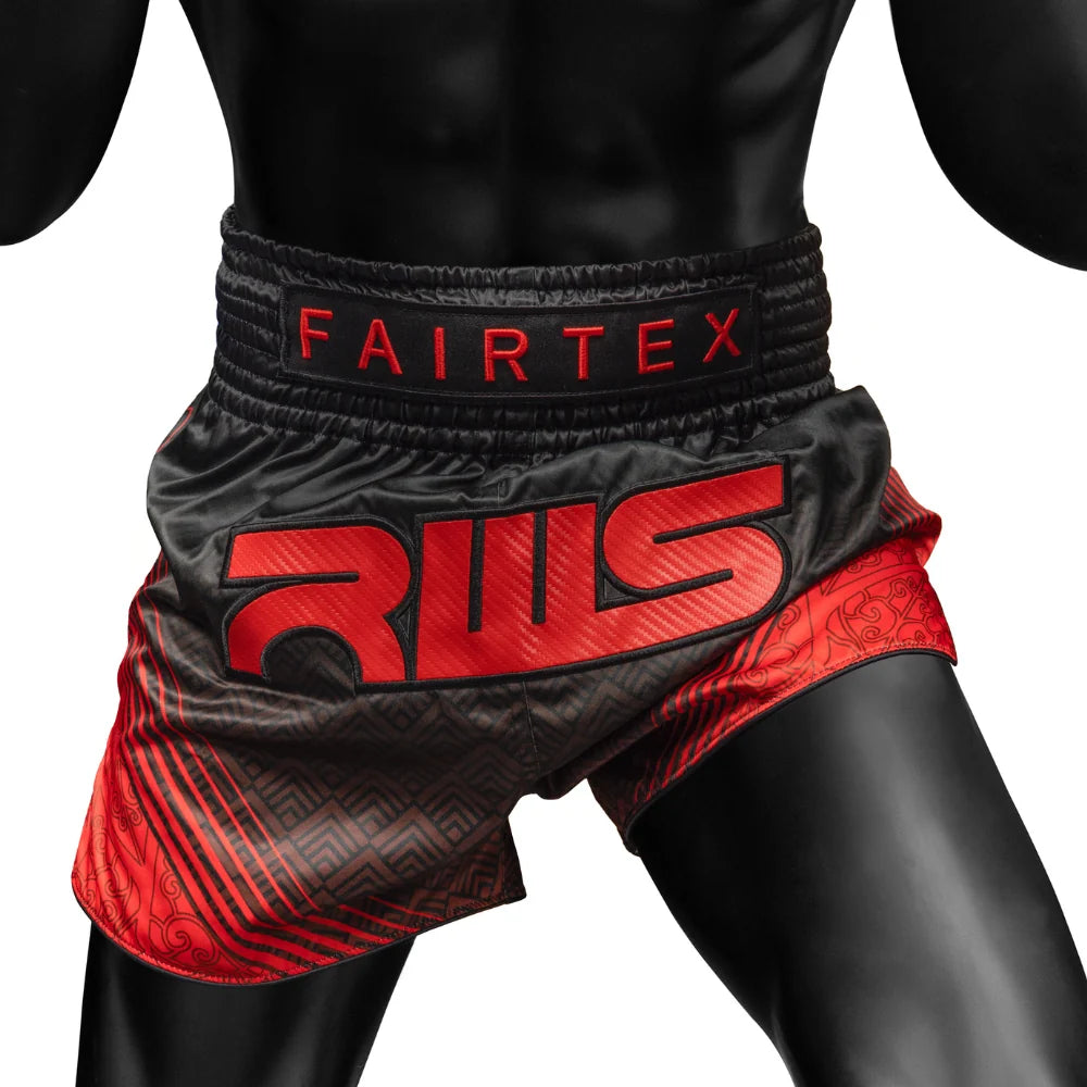 מכנסי איגרוף תאיילנדי פיירטקס BS-RWS02 בגזרת Slim Fit מרווחת לבעיטות וברכיות--שחור אדום--שחור אדום