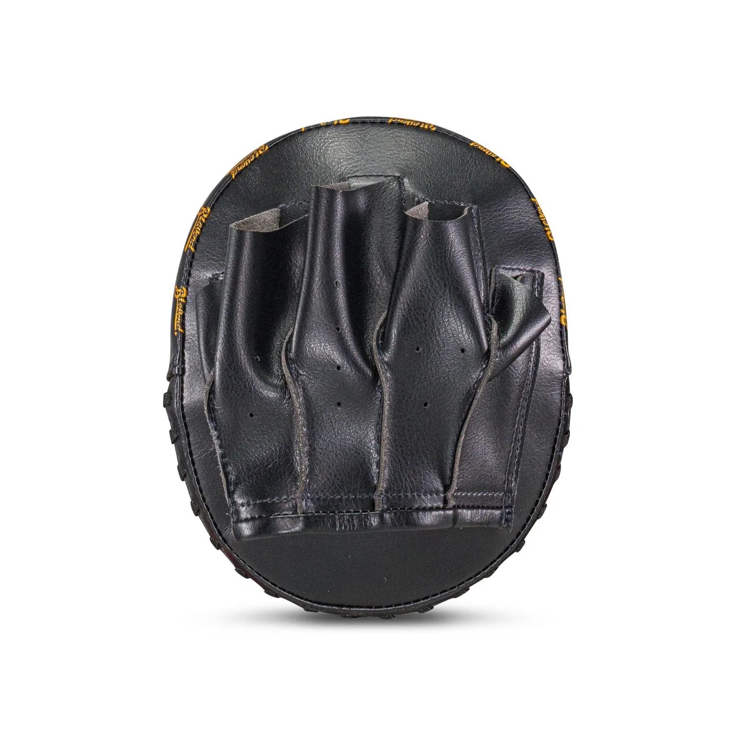 תא אחיזה ארגונומי עם בליטת Ball Grip פנימית ורצועת הידוק רחבה בלאפות פוקוס Blegend BFM17
