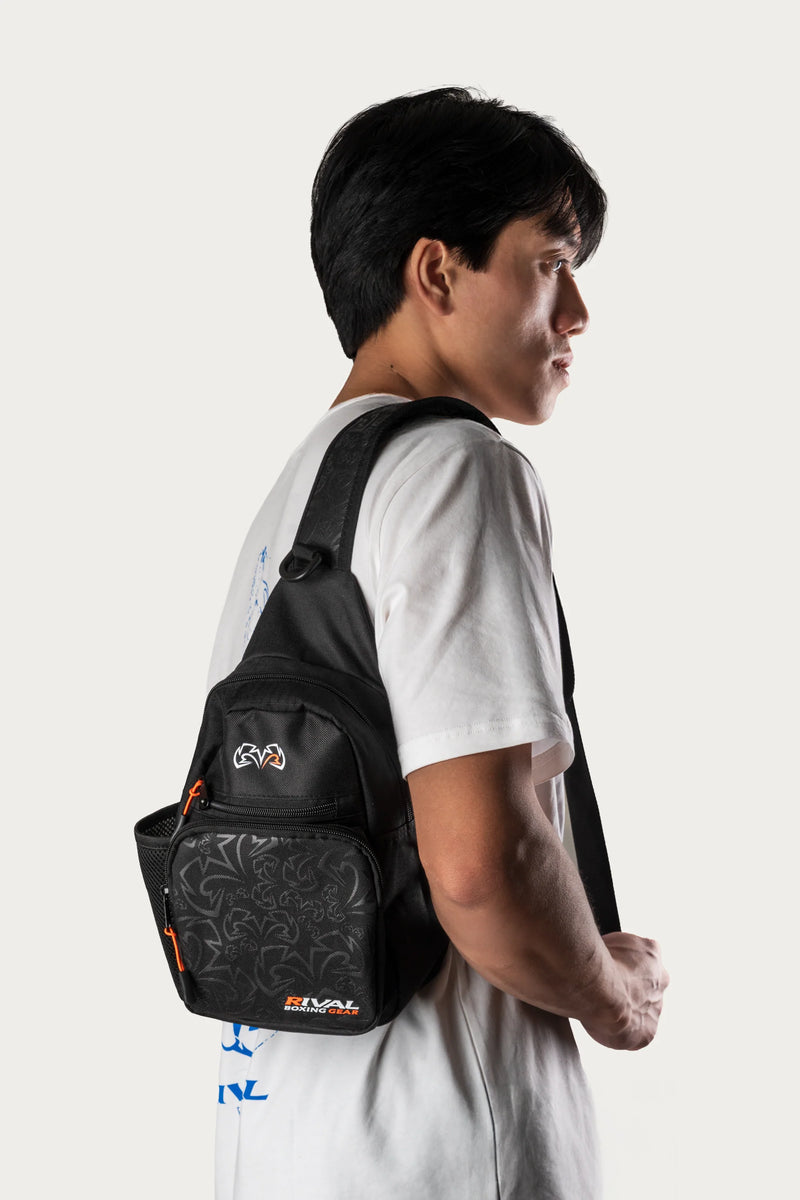 תיק פאוץ צד רייבל Rival Crossbody Bag בממדים 18 על 10 על 24 סנטימטר