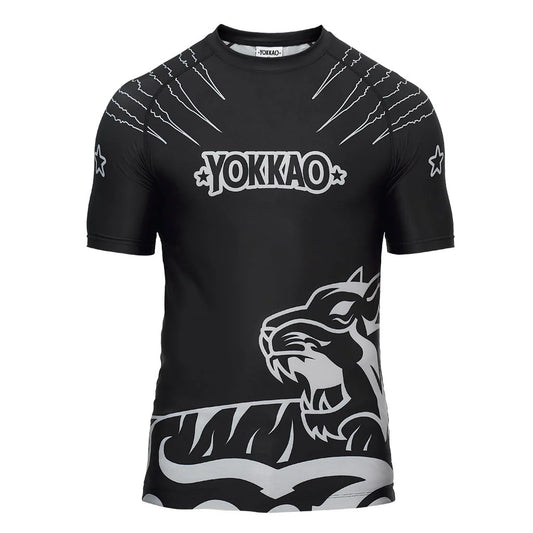 ראשגארד שרוול קצר עילית לאימוני ג'ו ג'יטסו ו-MMA מבית Yokkao Original