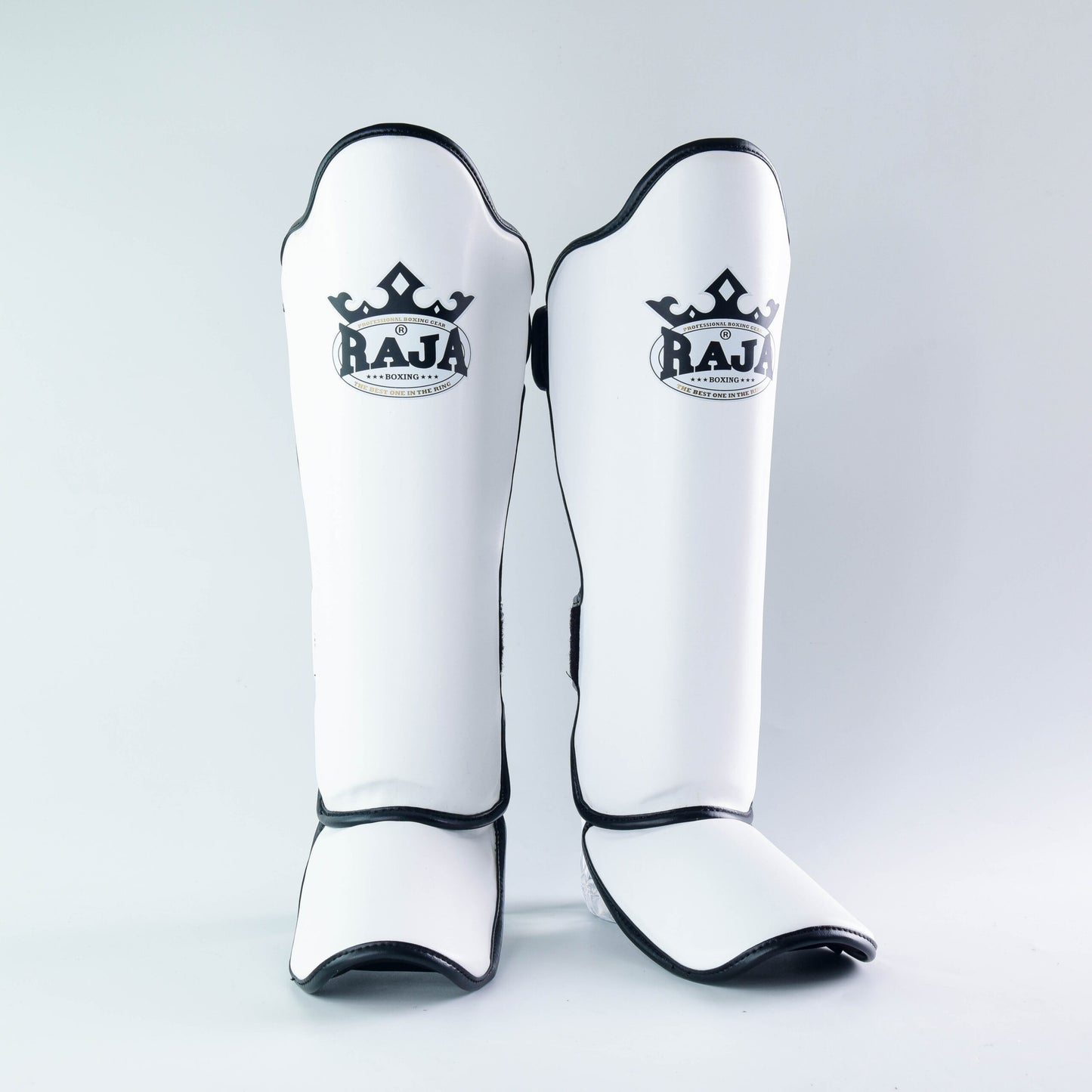 מגני שוק מקצועיים Raja – דגם Lightweight לבן