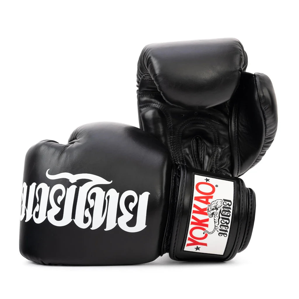 כפפות איגרוף תאילנדי YOKKAO Legacy עם קונספט עיצוב דואלי--שחור