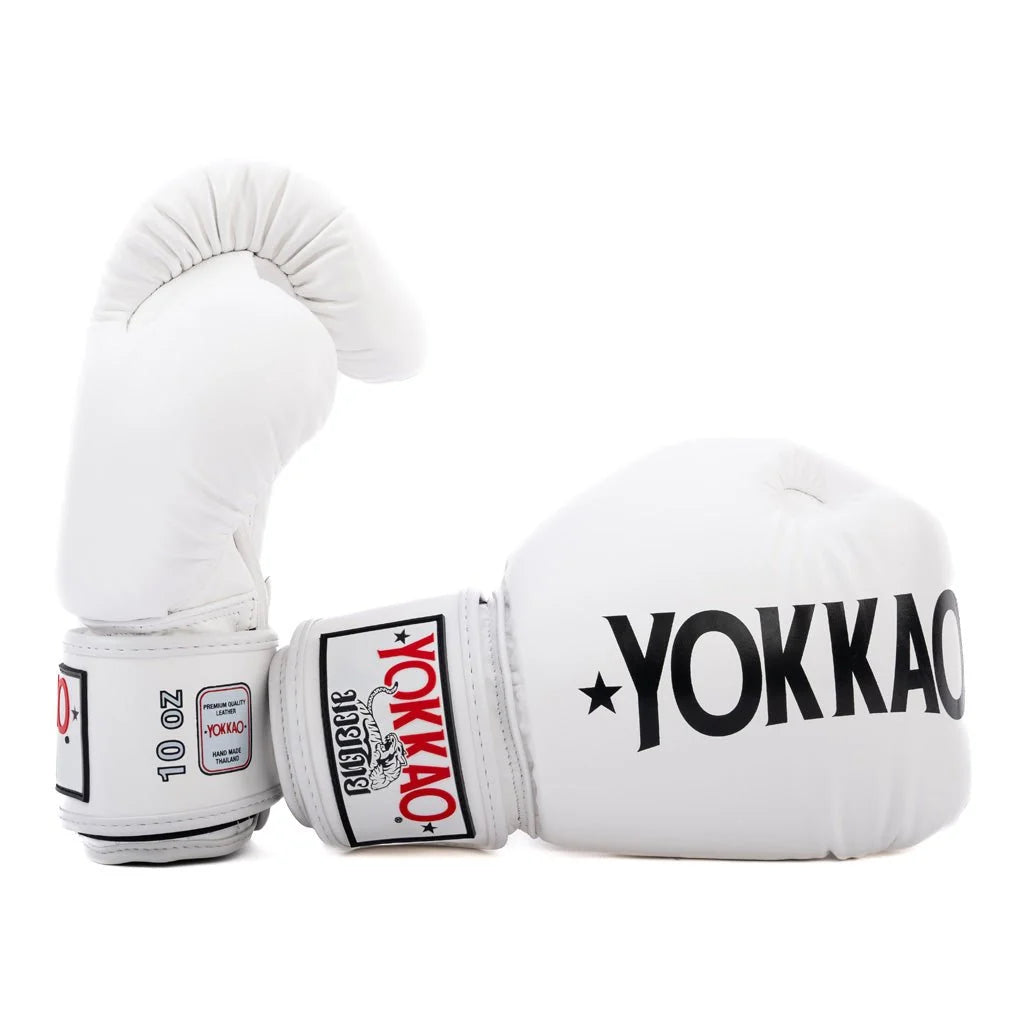 כפפות איגרוף תאילנדי YOKKAO Legacy נוחות מרבית בעבודת קלינצ'ים ממושכת--לבן