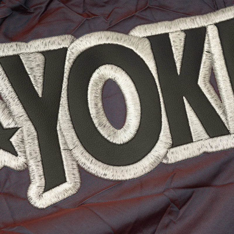 מבט צד של מכנסי איגרוף תאילנדי YOKKAO לחופש תנועה באימוני קיקבוקס