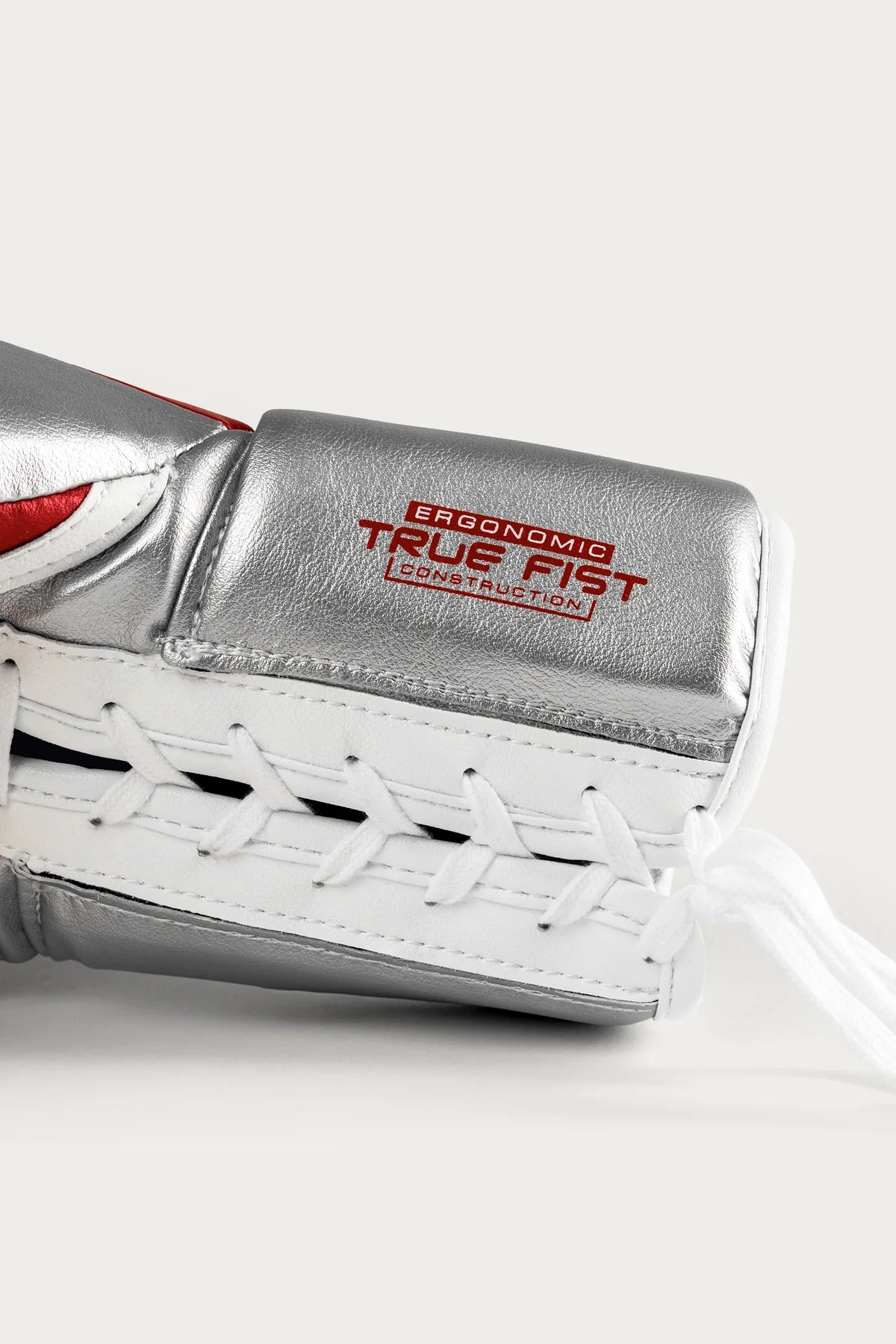 כפפות איגרוף קלאסי שרוכים 14oz מותג ריבל RS100 להפחתת עומסים ומניעת נקעים בזמן אימון--אדום כסף