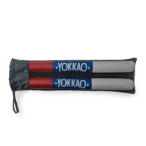 מקלות אימון למאמן מבית YOKKAO לאימון קואורדינציה עם כפפות איגרוף