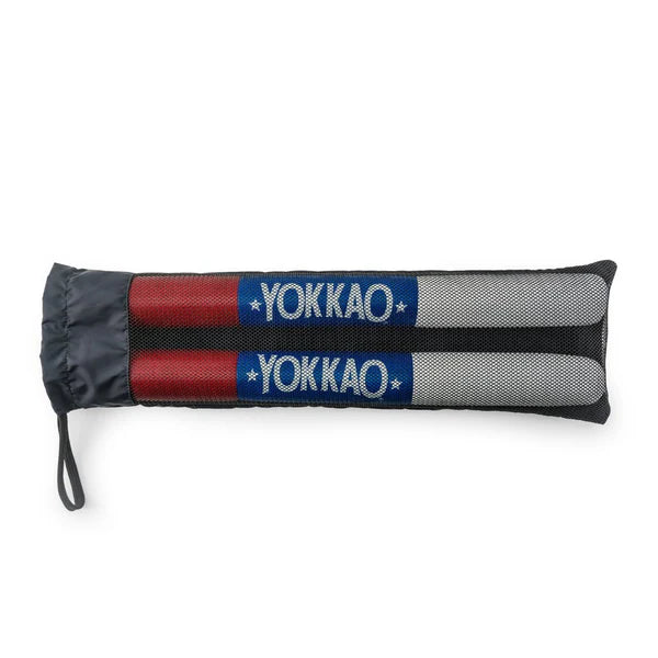 מקלות אימון למאמן מבית YOKKAO לאימון קואורדינציה עם כפפות איגרוף