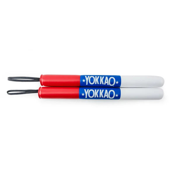 מבט קדמי של מקלות אימון מרופדות YOKKAO לאימון קיקבוקס