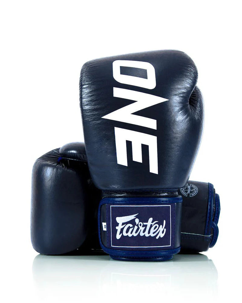 כפפות איגרוף מקצועיות Fairtex BGV1 בעיצוב קלאסי לאימון שק וספארינג--כחול נייבי