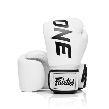  כפפות איגרוף Fairtex BGV1 ONE בעיצוב ייחודי של ארגון ONE Championship