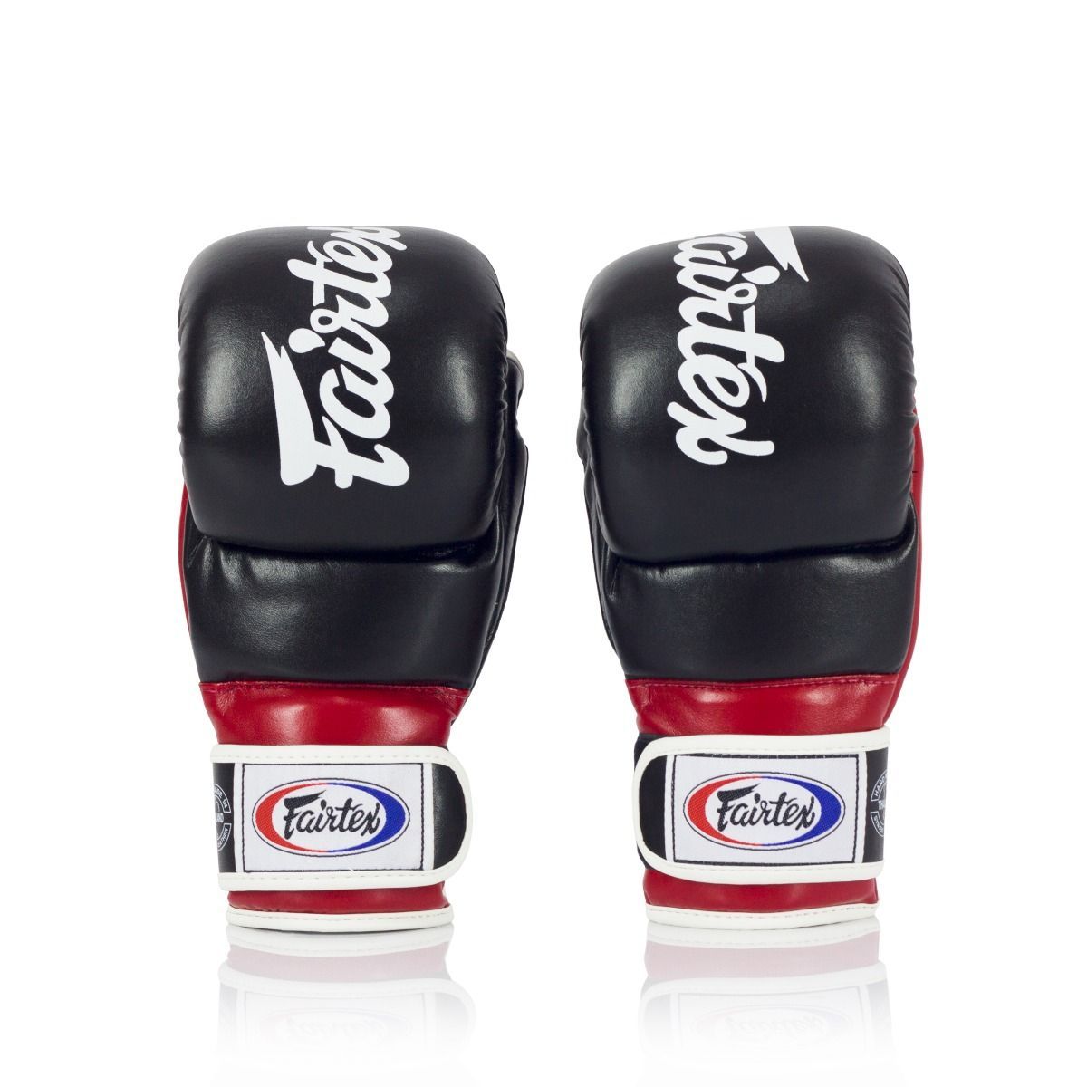 כפפות MMA Fairtex FGV18 במבט חזיתי עם כף יד פתוחה לאימון קרב משולב וגרפלינג--שחור אדום