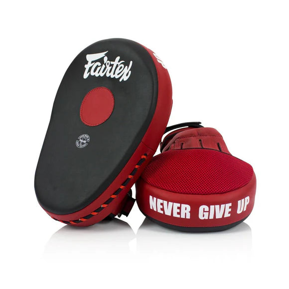 כפפות פוקוס רחבות של חברת פיירטקס דגם Fairtex FMV13 Maximized ממיקרופייבר00--שחור אדום