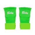 מבט צד של Fairtex HW3 מספקות יציבות לפרק כף היד לפני לבישת כפפות איגרוף מקצועיות--ירוק