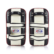 Fairtex KPLC2 לאפות לבעיטות מקוערות עשוי עור פיירטקס