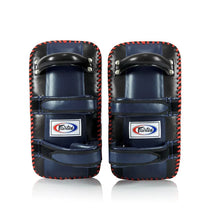 Fairtex KPLC2 לאפות לבעיטות מקוערות עשוי עור פיירטקס
