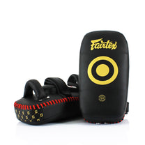 Fairtex KPLC5 לאפות לבעיטות עשוי מיקרו פייבר פיירטקס שחור זהב