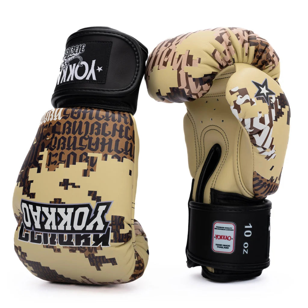 כפפות איגרוף מקצועיות YOKKAO Thai Camo מעור מיקרופייבר פרימיום--מדברית