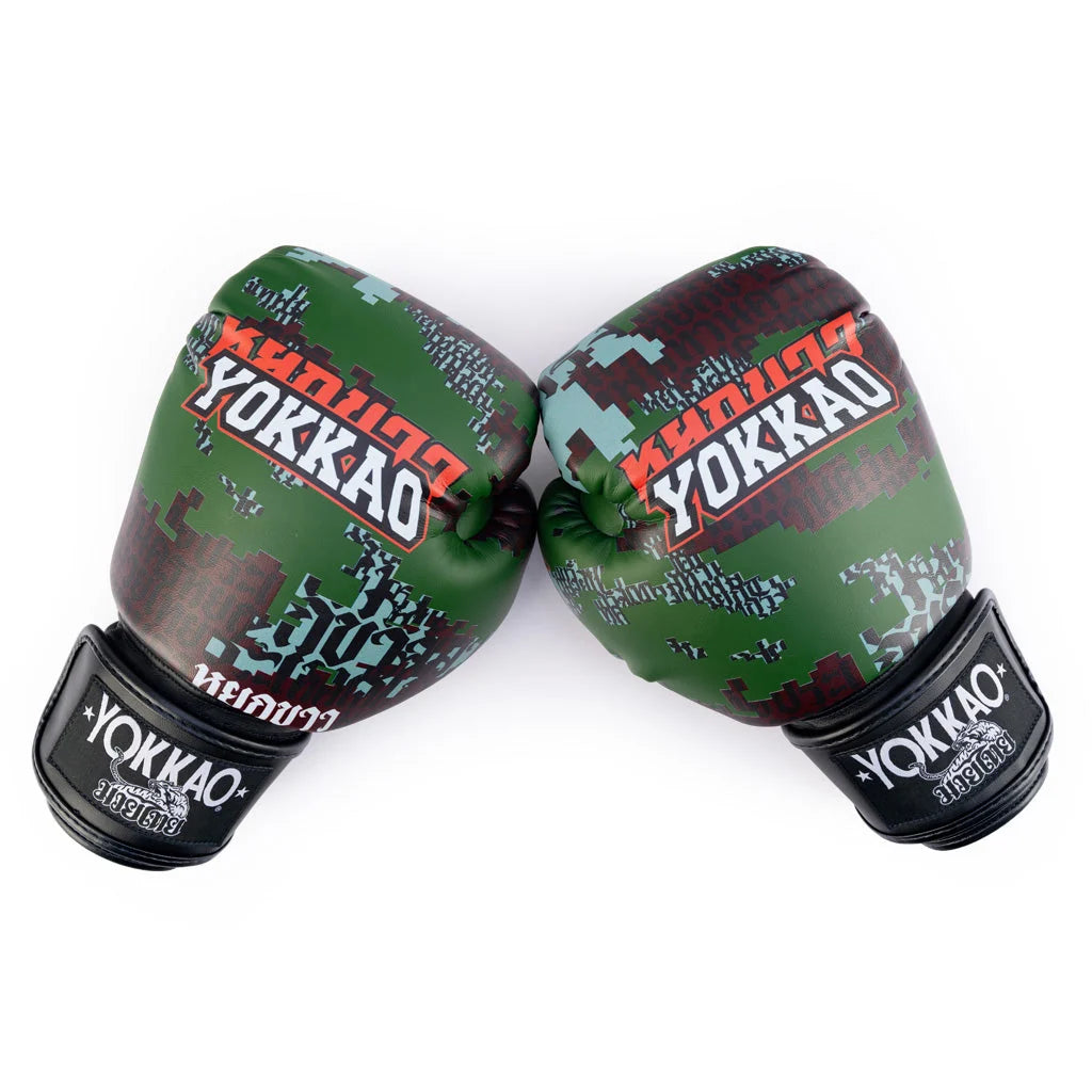 כפפות איגרוף תאילנדי YOKKAO Camo מבנה מותאם לעבודת קלינצ'ים ומרפקים--יערית