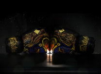 כפפות לחימה מעוצבות בעבודת יד עם הנדסת חומרים קלה לסגירת אגרוף חלקה וטבעית חברת פיירטקס Fairtex