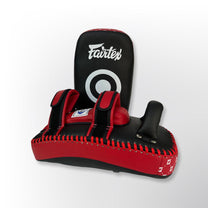 Fairtex KPLC5 לאפות לבעיטות עשוי מיקרו פייבר פיירטקס אדום שחור